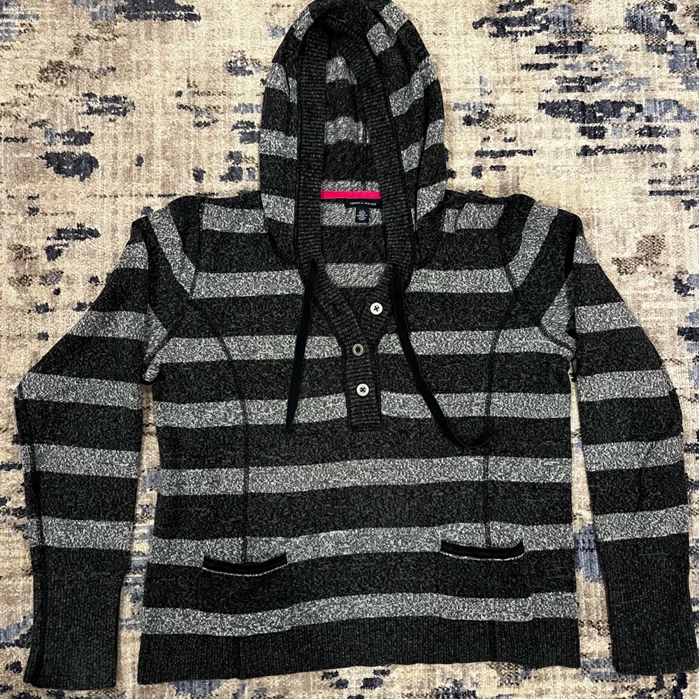 Tommy Hilfiger hooded sweater, L